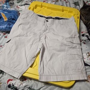 Men's Cargo Shorts in Light Gray - Unbranded